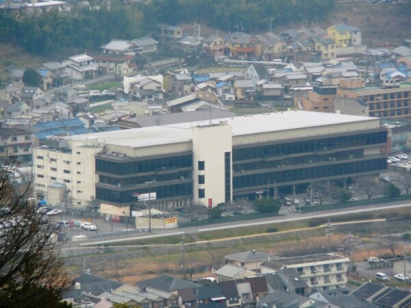 船山の火床から見たMKボウル上賀茂　2007年3月3日　撮影：MKタクシー