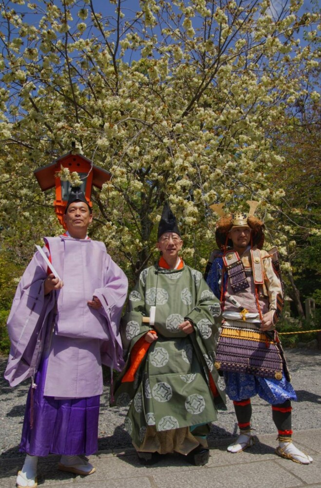 桜花祭の時代行列参列者と鬱金　2023年4月10日　撮影：MKタクシー