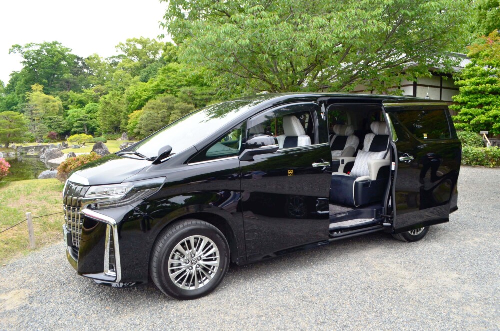 MKタクシーの「GRAND HIRE KYOTO PROJECT」を展示
