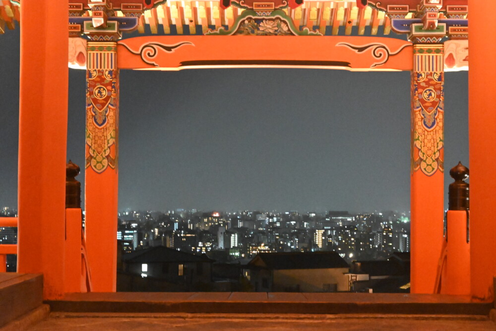19:43　清水寺の西門から見た京都市街　2022年8月16日　撮影：MKタクシー