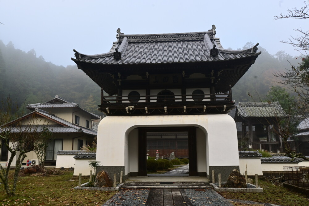 「三うん寺」のひとつである徳雲寺　2022年11月11日　撮影：MKタクシー