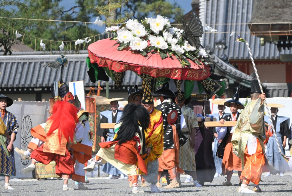 室町洛中風俗列の風流踊り　2022年10月22日　撮影：MKタクシー