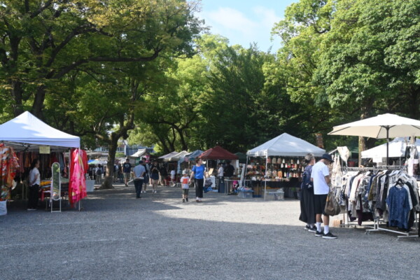 朝の東寺弘法市　2025年8月21日　撮影：MKタクシー