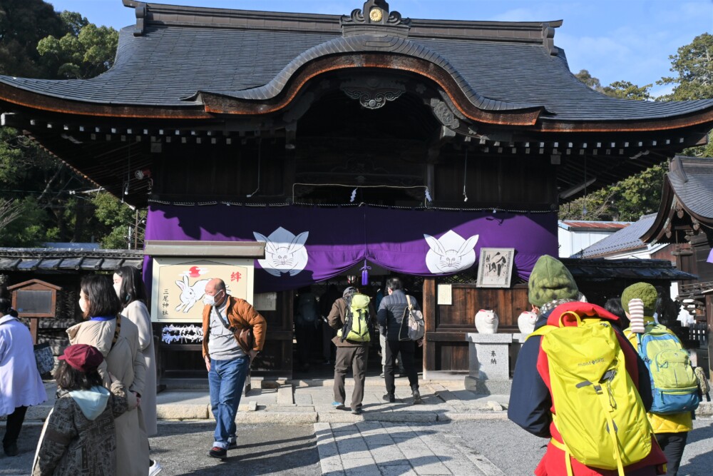 三尾神社の拝殿　2023年1月8日　撮影：MKタクシー