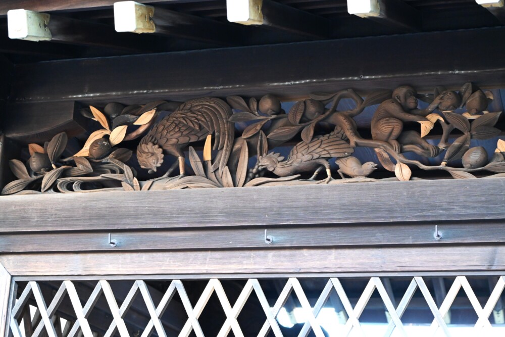 瀧尾神社透塀の十二支の像　2023年12月22日　撮影：MKタクシー