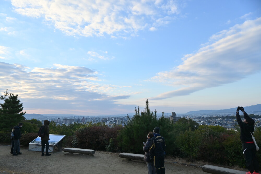 船岡山山頂から南方向の眺望　7:40　2023年1月1日　撮影：MKタクシー