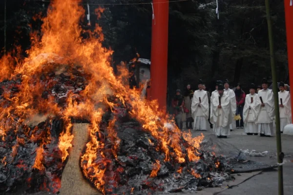 下鴨神社古神札焼納式