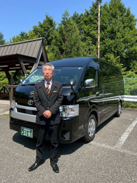 右近英貴ドライバーとジャンボハイヤー