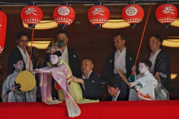 長刀鉾稚児舞披露　2024年7月5日　撮影：MKタクシー