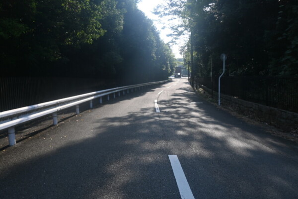 伏見桃山城駐車場への車道　2025年9月9日　撮影：MKタクシー