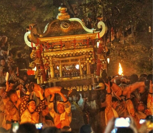 由岐神社の神輿とチョッペンの儀　2023年10月22日　撮影：MKタクシー