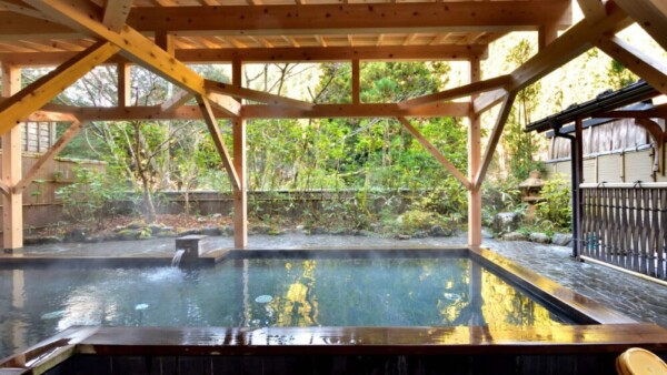 くらま温泉の露天風呂　提供：くらま温泉
